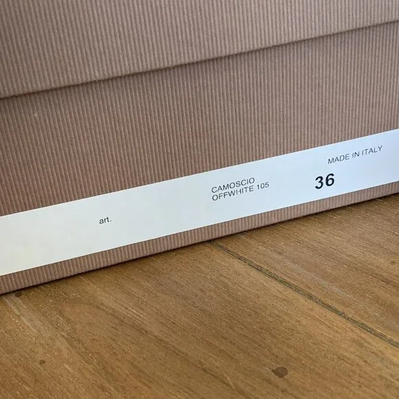 Gianvito Rossi 105 Plexi & Embellished Suede Pumps - Picture 11 of 11